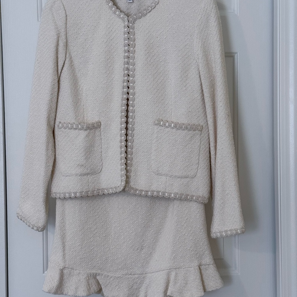 Elegant Cream Tweed Jacket and Skirt Set